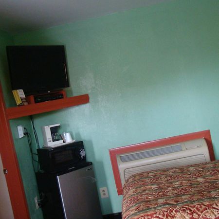 Budget Inn Mount Airy Rum bild